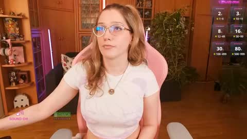 Snapshot of magicstylex chatting on June 7, 4:33 pm Nicole online show from June 7, 4:33 pm