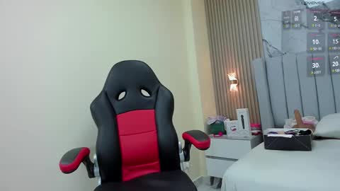 magievans1 online show from February 10, 12:29 pm