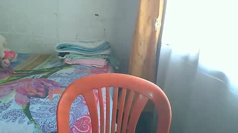 Snapshot of magiietaylor_ chatting on October 17, 8:22 pm Maggie Taylor online show from October 17, 8:22 pm