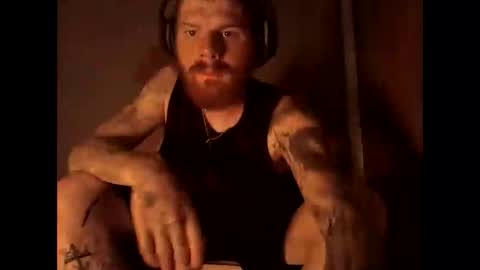 Snapshot of magnetic77slav chatting on September 21, 9:33 am magnetic77slav online show from September 21, 9:33 am