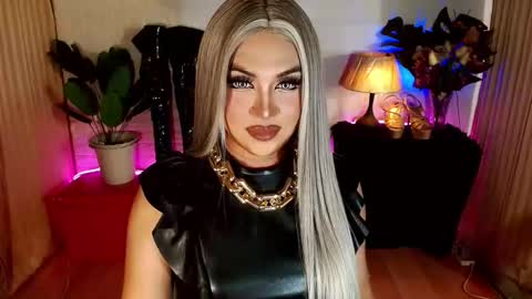 Snapshot of magneticbeauty chatting on October 25, 6:35 pm victorina online show from October 25, 6:35 pm