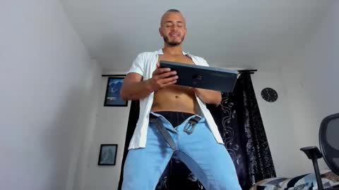 Magnusclark online show from November 18, 9:08 pm