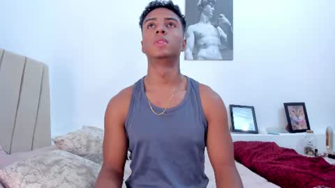 Snapshot of magnusking_ chatting on July 12, 3:19 am Magnus King online show from July 12, 3:19 am