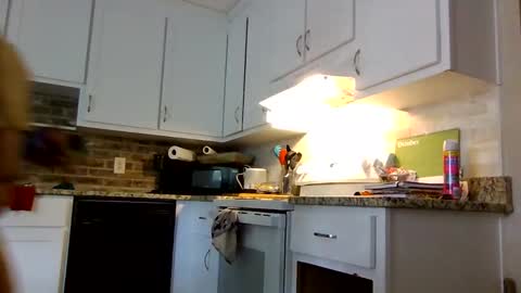 Snapshot of magsjane chatting on November 5, 5:35 pm Kaye online show from November 5, 5:35 pm