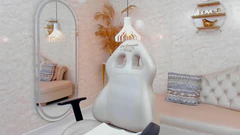 Snapshot of mai_bigboobs chatting on December 4, 11:41 am Mai Bigboobs online show from December 4, 11:41 am