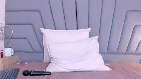 maia_520 online show from April 21, 1:42 am