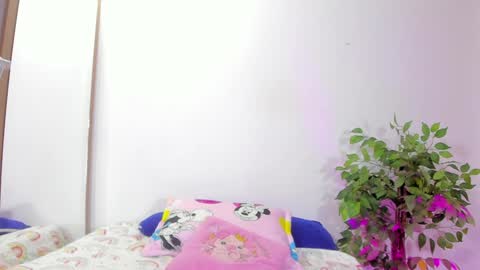 maia online show from January 5, 9:26 am