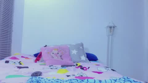 maia online show from February 8, 12:28 pm