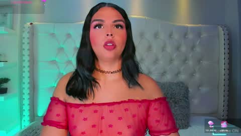 Snapshot of maia_hotts chatting on June 22, 7:44 pm CamiiGarcia online show from June 22, 7:44 pm