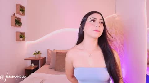 MAIA  LIA  online show from October 6, 6:27 pm