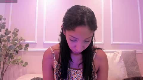 Maia online show from April 30, 2:29 am