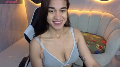 Snapshot of maia_tx chatting on October 6, 1:19 pm Online 800 to 1400 online show from October 6, 1:19 pm