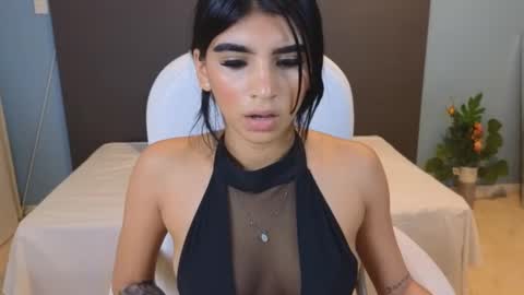 Maiaa Ruiz  online show from January 4, 3:49 pm