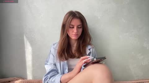 Snapshot of maiabarthe chatting on May 12, 8:55 am M I A online show from May 12, 8:55 am