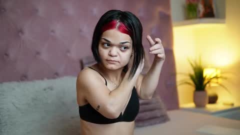  Maia  online show from December 15, 9:41 pm