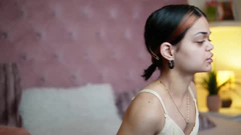  Maia  online show from February 15, 7:54 pm