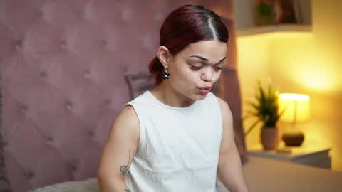 Snapshot of maiamini chatting on May 2, 8:25 pm Maia online show from May 2, 8:25 pm