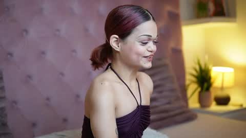 Snapshot of maiamini chatting on May 22, 7:19 pm Maia online show from May 22, 7:19 pm