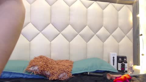 Snapshot of maiapark chatting on January 3, 4:59 pm Maia  online show from January 3, 4:59 pm