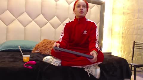 Snapshot of maiapark chatting on February 1, 11:21 am Maia  online show from February 1, 11:21 am