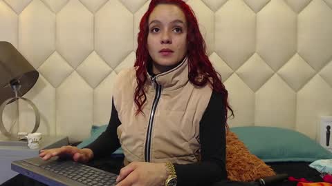 Snapshot of maiapark chatting on February 2, 2:13 pm Maia  online show from February 2, 2:13 pm