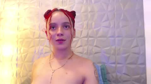 Snapshot of maiapark chatting on February 6, 12:33 am Maia  online show from February 6, 12:33 am