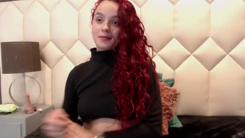 Snapshot of maiapark chatting on February 13, 9:38 pm Maia  online show from February 13, 9:38 pm