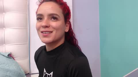 Snapshot of maiapark chatting on February 21, 9:11 pm Maia  online show from February 21, 9:11 pm