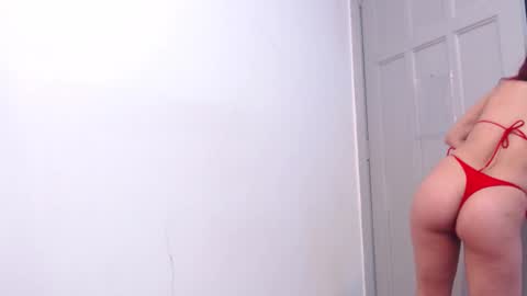 Snapshot of maiapark chatting on March 5, 6:23 pm Maia  online show from March 5, 6:23 pm