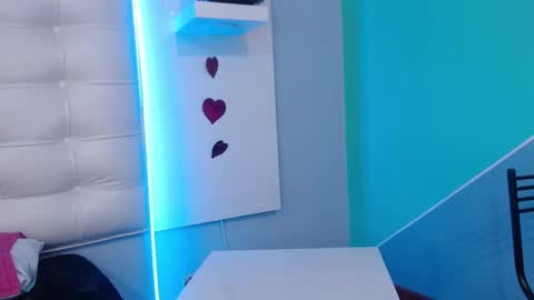 Snapshot of maiapark chatting on March 11, 9:15 pm Maia  online show from March 11, 9:15 pm