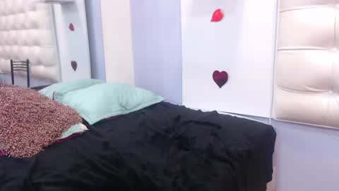 Snapshot of maiapark chatting on March 12, 6:33 pm Maia  online show from March 12, 6:33 pm