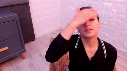 Snapshot of maiapark chatting on October 19, 1:34 pm Maia  online show from October 19, 1:34 pm