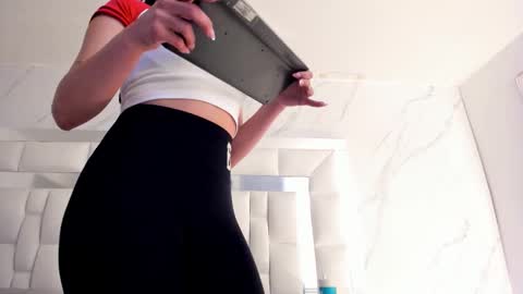 Maia  online show from February 2, 11:53 am