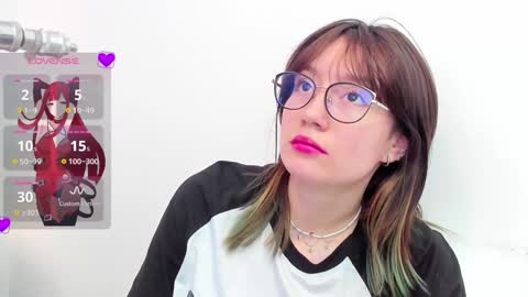 Snapshot of maibys_cute chatting on January 8, 3:40 am maibys online show from January 8, 3:40 am