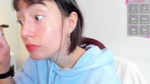 Snapshot of maibys_cute chatting on October 2, 4:19 am maibys online show from October 2, 4:19 am