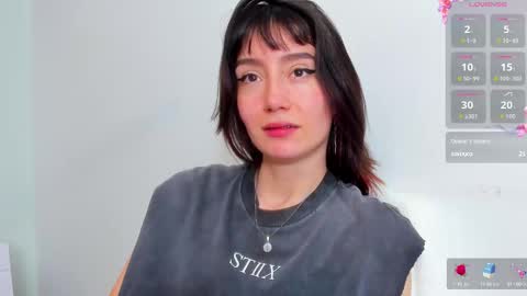 Snapshot of maibys_cute chatting on October 3, 4:42 am maibys online show from October 3, 4:42 am