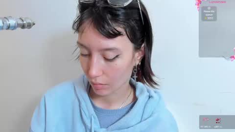 Snapshot of maibys_cute chatting on October 4, 4:10 am maibys online show from October 4, 4:10 am