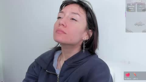 Snapshot of maibys_cute chatting on October 19, 4:02 am maibys online show from October 19, 4:02 am