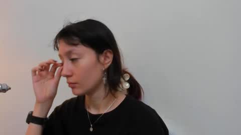 Snapshot of maibys_cute chatting on November 2, 4:04 am maibys online show from November 2, 4:04 am