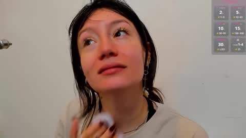 Snapshot of maibys_cute chatting on November 8, 4:01 am maibys online show from November 8, 4:01 am