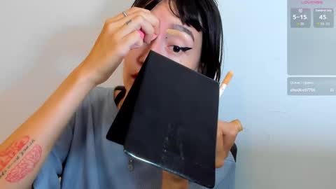 Snapshot of maibys_cute chatting on November 17, 4:07 am maibys online show from November 17, 4:07 am