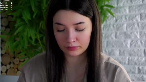 Lucy online show from March 26, 2:39 am