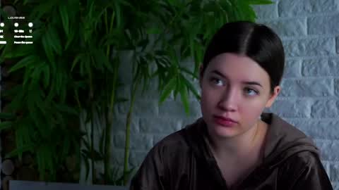 Lucy online show from April 28, 1:37 am