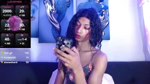 Snapshot of maidi_hot chatting on December 29, 4:30 pm Bella Maidi online show from December 29, 4:30 pm