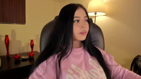 Snapshot of maiiitee_ chatting on April 16, 1:23 pm Mait online show from April 16, 1:23 pm