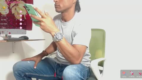 Snapshot of maik_alen chatting on November 27, 2:19 pm . Maik Alen . online show from November 27, 2:19 pm