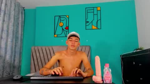 Maikol online show from April 8, 12:27 pm