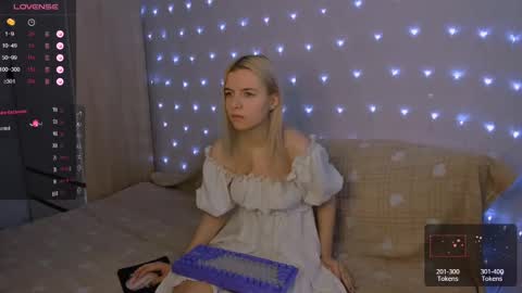 Your kitty online show from February 20, 2:51 am