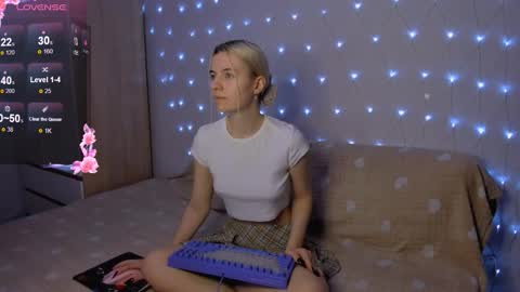 Your kitty online show from January 6, 4:11 pm