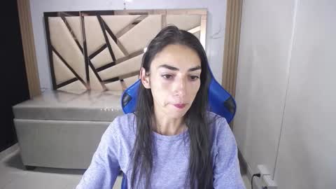 Snapshot of maily_a_ chatting on November 30, 2:48 am Maily online show from November 30, 2:48 am